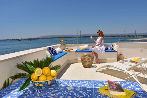 Superior Suite with Sea View Terrace in Ortigia