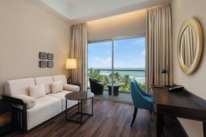 Rom, 1 kingsize-seng, havutsikt | Sengetøy av topp kvalitet, dundyner, senger med overmadrass og minibar