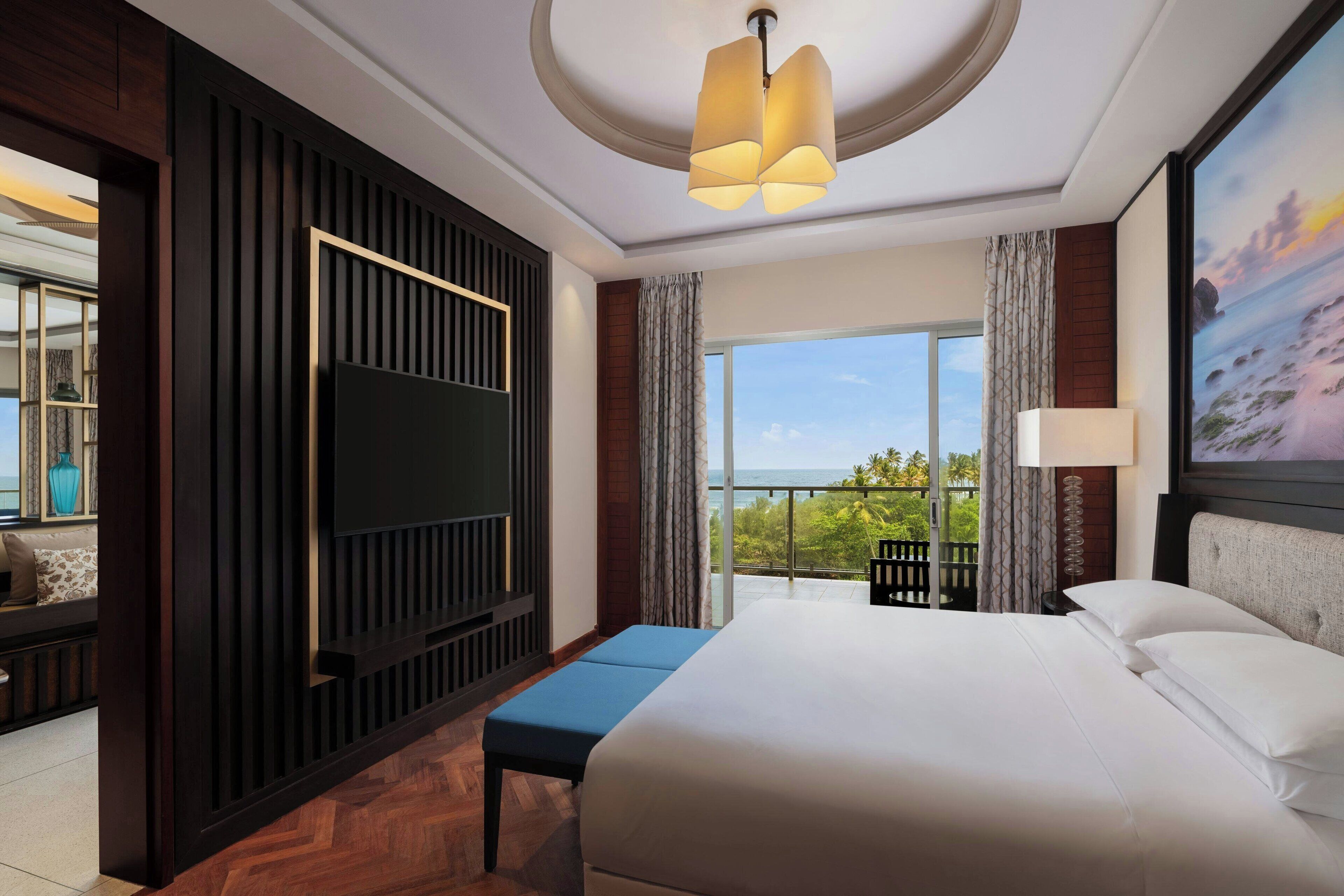 Suite, 1 Bedroom, Ocean View | Premium bedding, down comforters, pillowtop beds, minibar