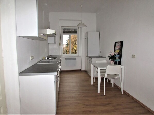 Private kitchen - Bright, cozy apartment with a feel-good character (Graz)