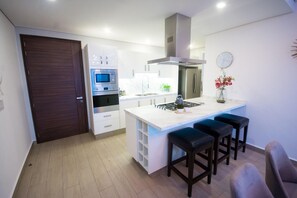 Private kitchen - Real View Towers E504 by Casago (Zapopan)