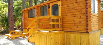 Premium Blockhaus in Williamsburg, VA / Busch Gardens