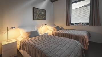 3 bedrooms, iron/ironing board