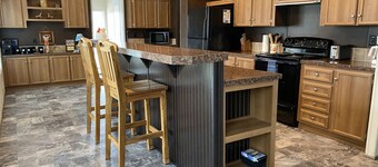 Texas Ranch House on 10 acres near Lake Ray Roberts!