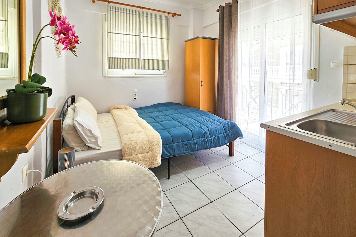 Basic Double Room, 1 Double Bed, Non Smoking, Balcony