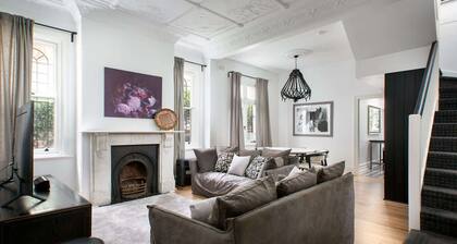 Elegant 3-Bed Heritage House with Swimming Pool