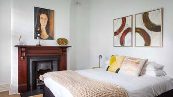 3 bedrooms, desk, iron/ironing board, WiFi