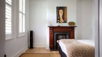 3 bedrooms, desk, iron/ironing board, WiFi