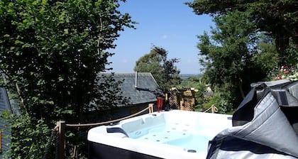 Rose Lodge, Eco Lodge with Hot Tub