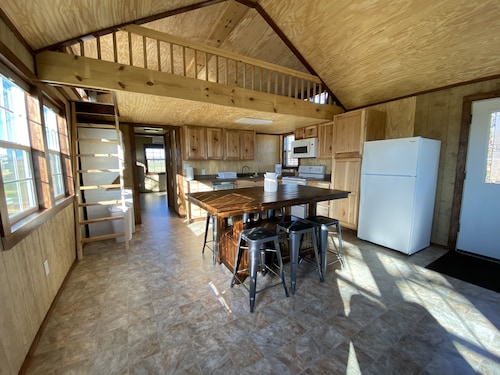 Cozy Cabin on Ranch by Lake Ray Roberts!