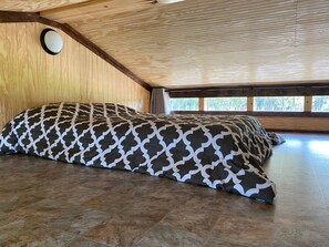 3 bedrooms, desk, free WiFi, bed sheets