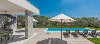 Holiday house Novigrad for 1 - 8 persons with 4 bedrooms - Holiday home