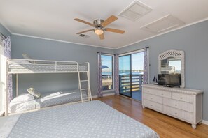 3 bedrooms, iron/ironing board, travel cot, WiFi - Private heated pool overlooking the lagoon. 2:00 check-in. (gulf shores)