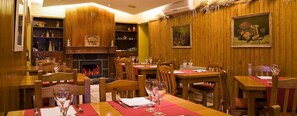 Daily cooked-to-order breakfast for a fee - Hostal Salazar (Oronz)