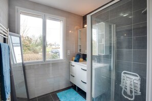 Hårtørrer, håndklæder