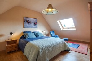4 slaapkamers, een strijkplank/strijkijzer, gratis wifi, beddengoed