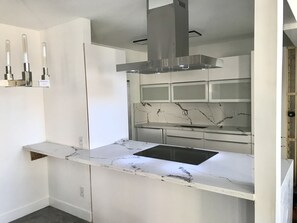 Fridge, microwave, oven, stovetop - "THE BRIDGEWOOD" Modern Architectural Home w/Putting Green + Pool (Mesa)