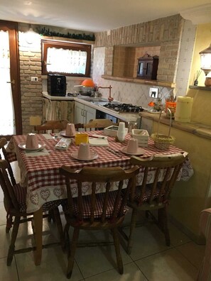 Dining - Apartment on a family house (Roma)