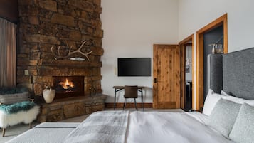 4 habitaciones, escritorio, tabla de planchar con plancha y wifi