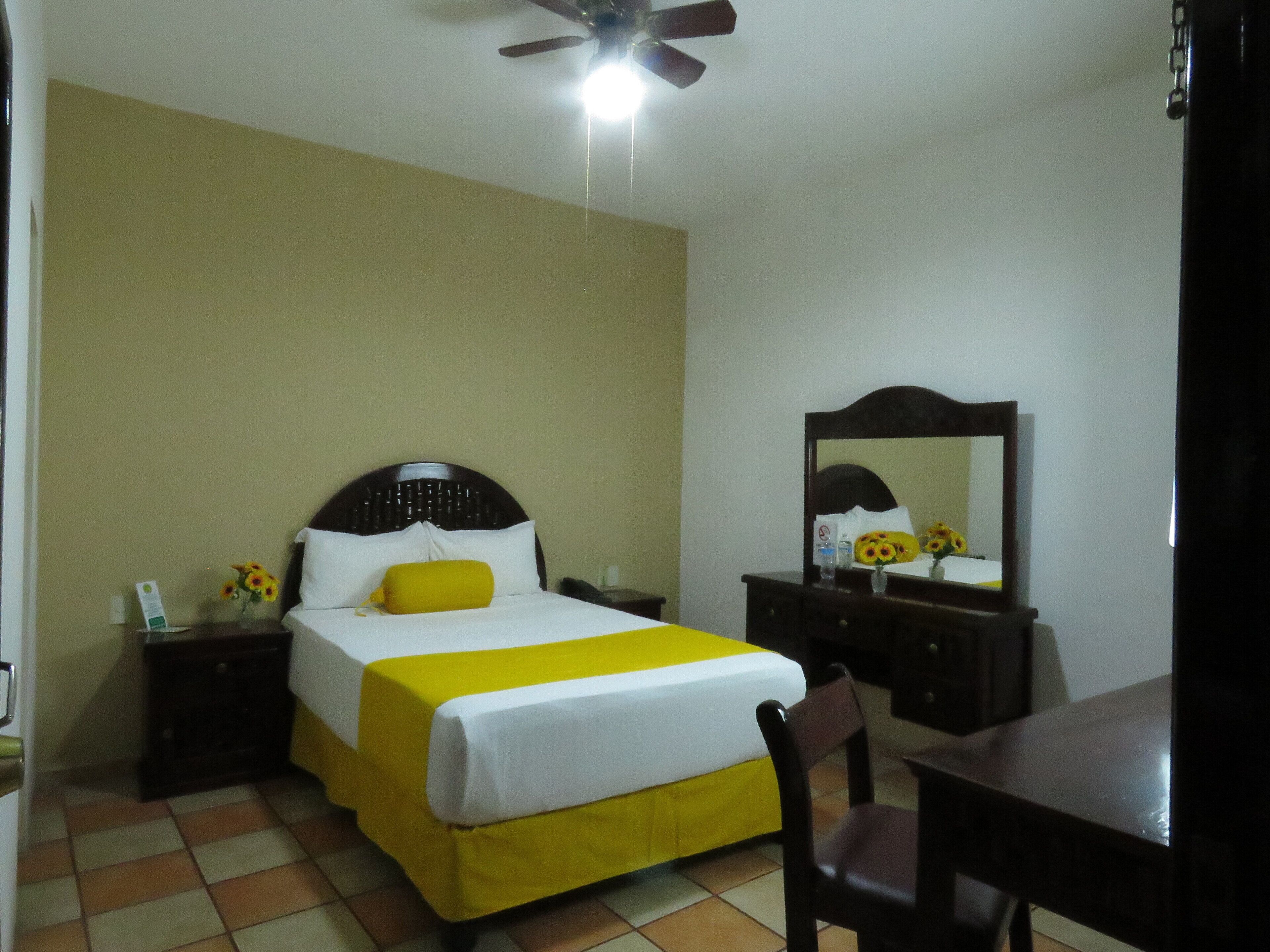 Down duvets, desk, free WiFi