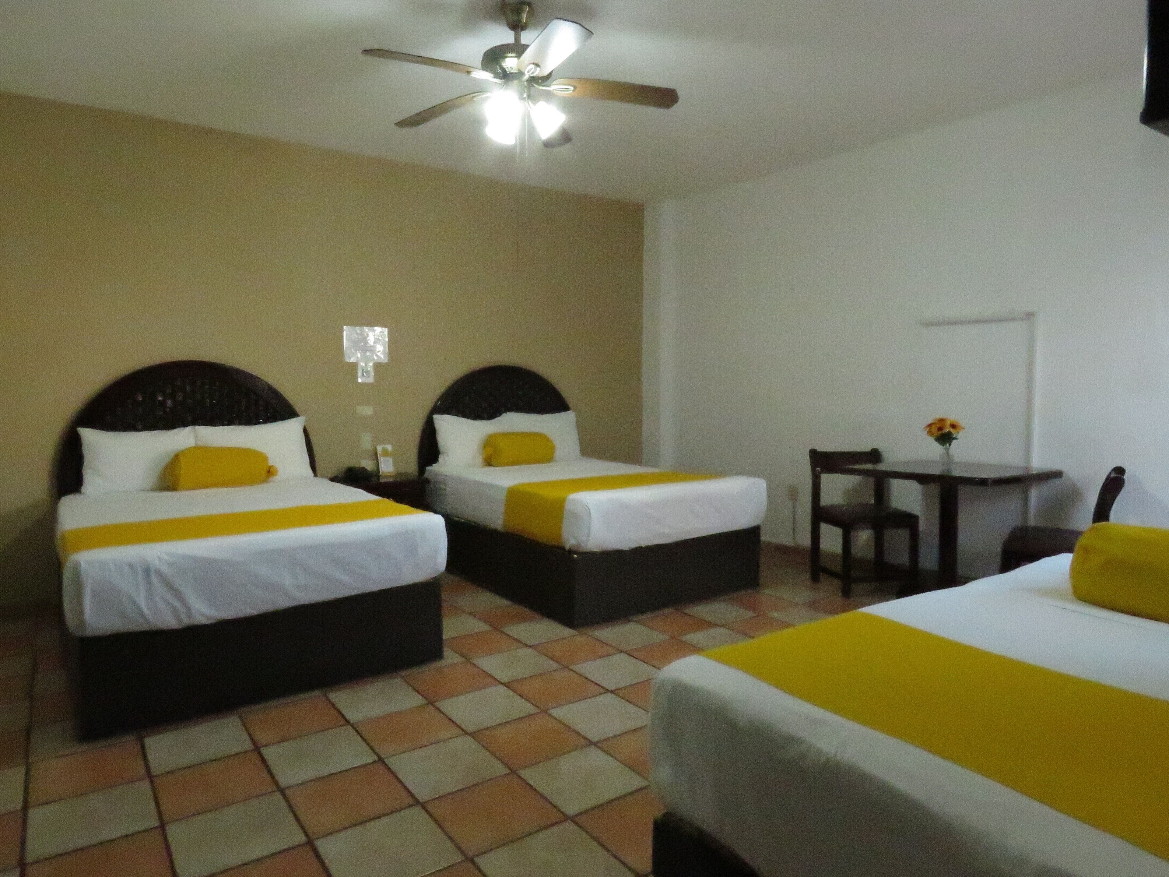 Down duvets, desk, free WiFi