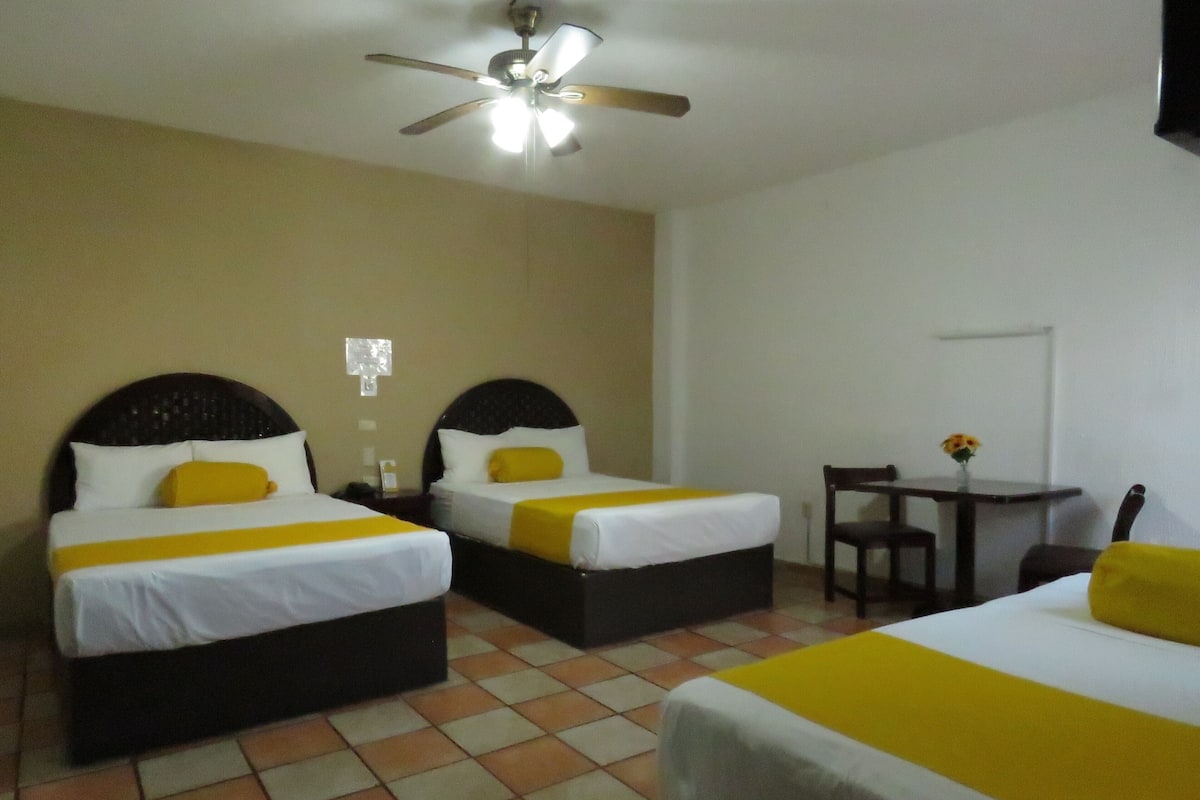 Down duvets, desk, free WiFi