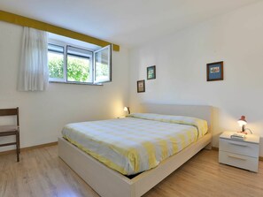 2 Schlafzimmer, Reisekinderbett, kostenloses WLAN