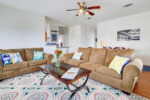 Smart-TV, DVD-spiller og bøker