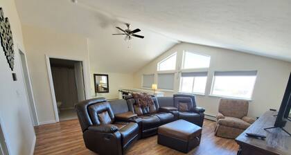 Spacious - Three king rooms, two living rooms in a quiet neighborhood