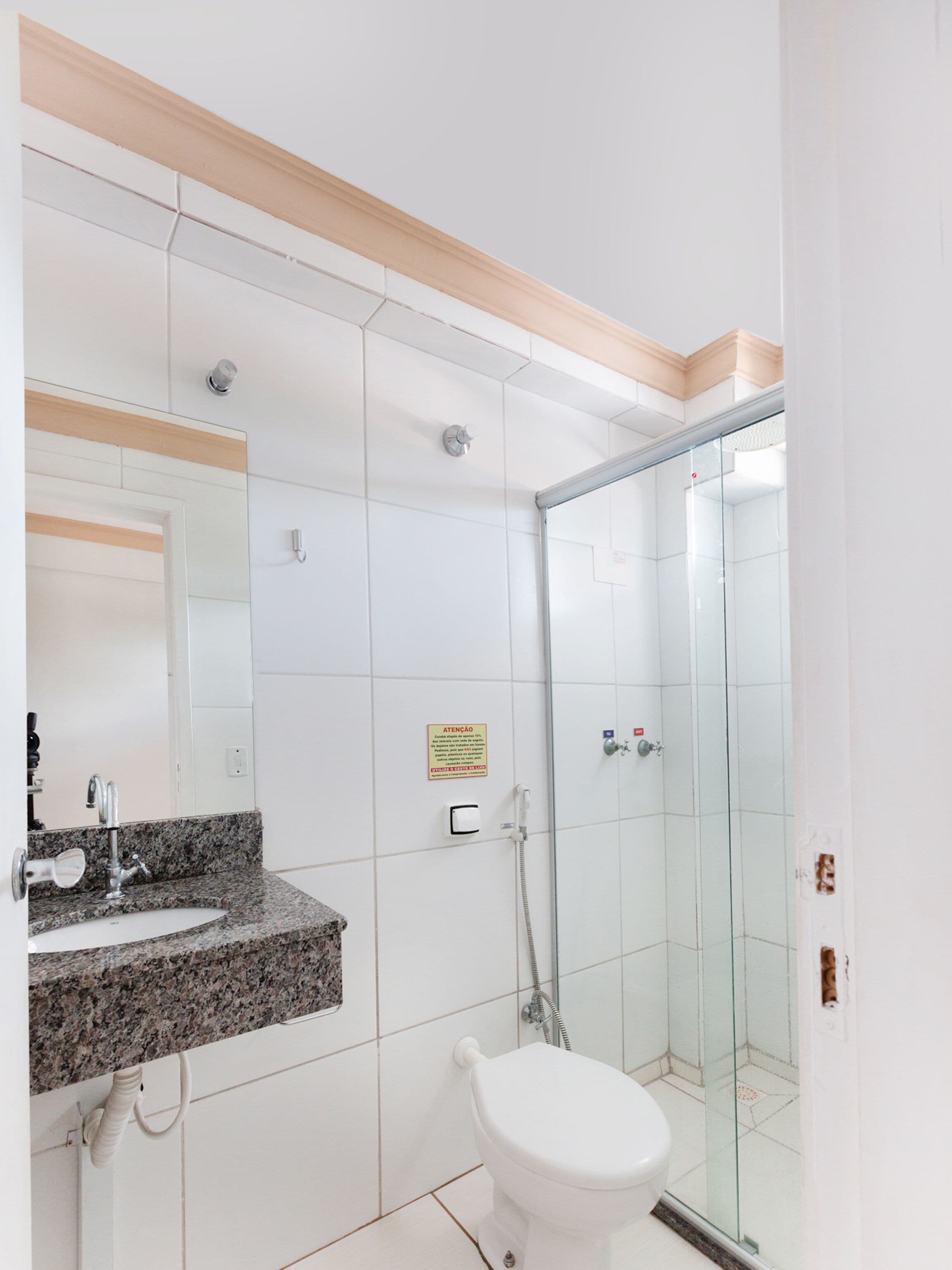 twin room | bathroom | shower, towels, toilet paper