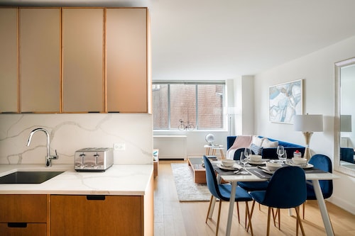 サットンプレイス2ベッドルーム2バス、近隣の市場と病院