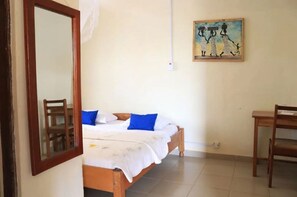 8 bedrooms, WiFi, bed sheets