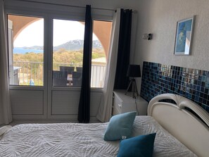 Iron/ironing board, WiFi, bed sheets - 27 studio 200m from the sea PANORAMIC SEA VIEW (porto vecchio)