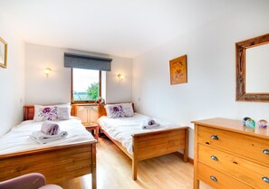 2 chambres, fer et planche Ă repasser, Wi-Fi, draps fournis