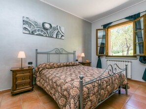 3 bedrooms, travel crib, free WiFi - Nice apartment in villa for 10 guests with WIFI, pool, TV, patio, pets allowed and panoramic view (Montespertoli)
