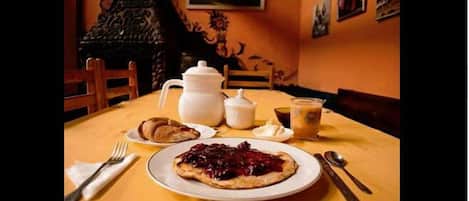 Tägliches einheimisches Frühstück (5 USD pro Person)