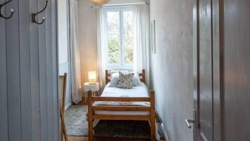 3 chambres, coffres-forts dans les chambres, bureau