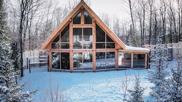 Lodge des Loups (Grand) | 2 bedrooms, bed sheets