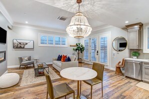 TV, fireplace, music library, stereo