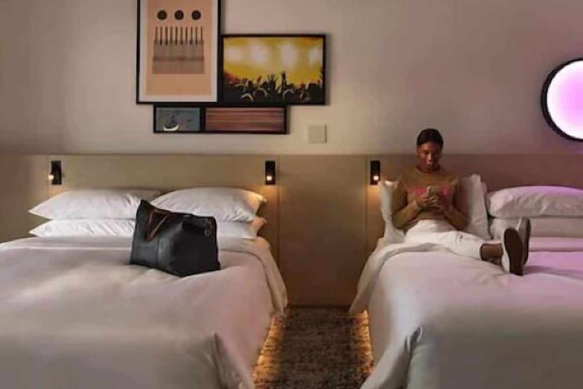 egyptian cotton sheets, premium bedding, pillow-top beds, in-room safe