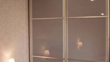 2 間睡房、熨斗/熨衫板、Wi-Fi、床單