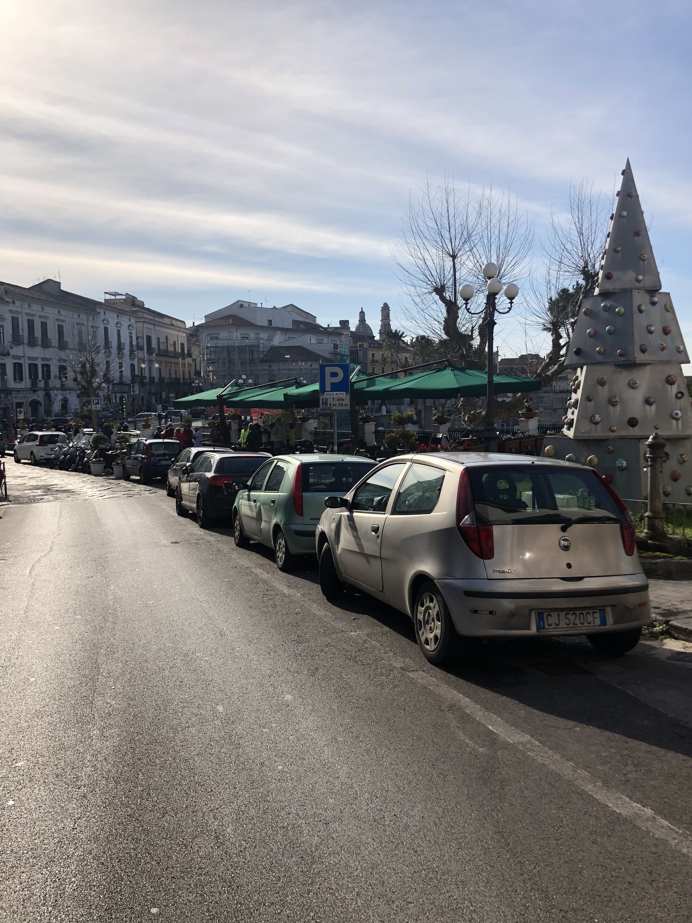 Parkplätze auf dem Gelände