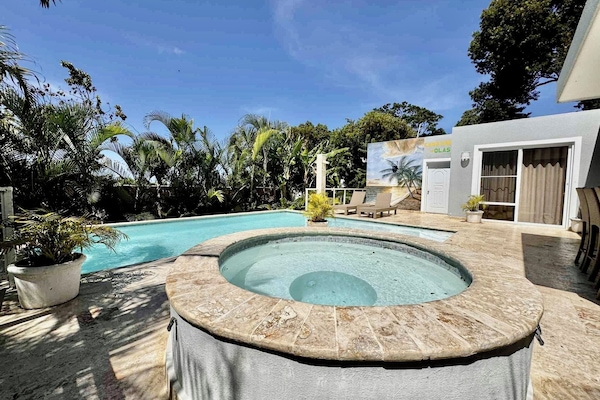 Welcome to ✨CASA COCO-OLAS✨ Superior 3 Master with Hot Tub @ Casa Linda