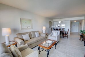 Una televisión, libros