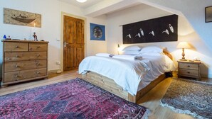 3 soverom, skrivebord, strykejern/-brett og wi-fi