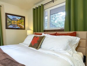 4 bedrooms, travel cot, free WiFi, bed sheets