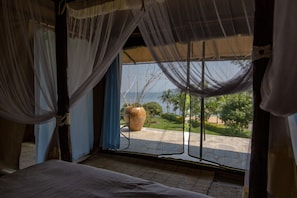 Telt – standard | Individuelt dekorert, individuelt innredet og skrivebord