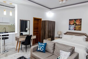 Desk, free WiFi, bed sheets - Kasi Apartments (Kigali)