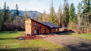Exterior - Modern Chalet Duplex - 2 (Mount Hood Village)