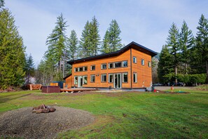 Exterior - Modern Chalet Duplex - 2 (Mount Hood Village)
